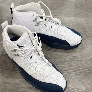 Men's White and Blue Basketball Shoes